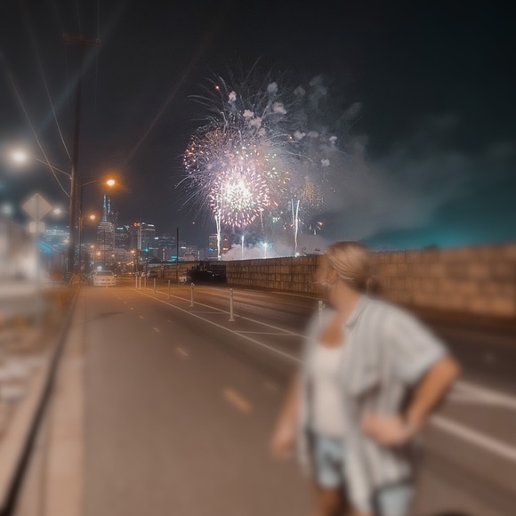 Meet your Posher, Caroline - Picture 1 of 1